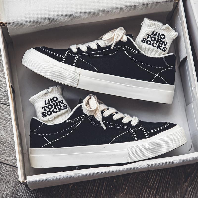 Old Beijing cloth shoes 2025 four seasons niche canvas women s low-top breathable board shoes retro Douyin Hong Kong style catwalk tooling 35 чорний
Old Beijing cloth shoes 2025 four seasons niche canvas women s low-top breathable board shoes retro Douyin Hong Kong style catwalk tooling 35 чорний