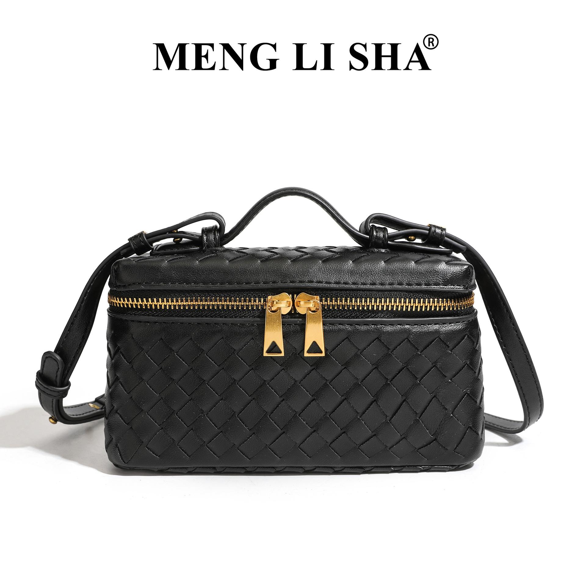 New Suede Hand Woven Bag, Hand-held Box Bag, Fashionable and Trendy One Shoulder Crossbody Lunch Box Bag чёрный
New Suede Hand Woven Bag, Hand-held Box Bag, Fashionable and Trendy One Shoulder Crossbody Lunch Box Bag чёрный