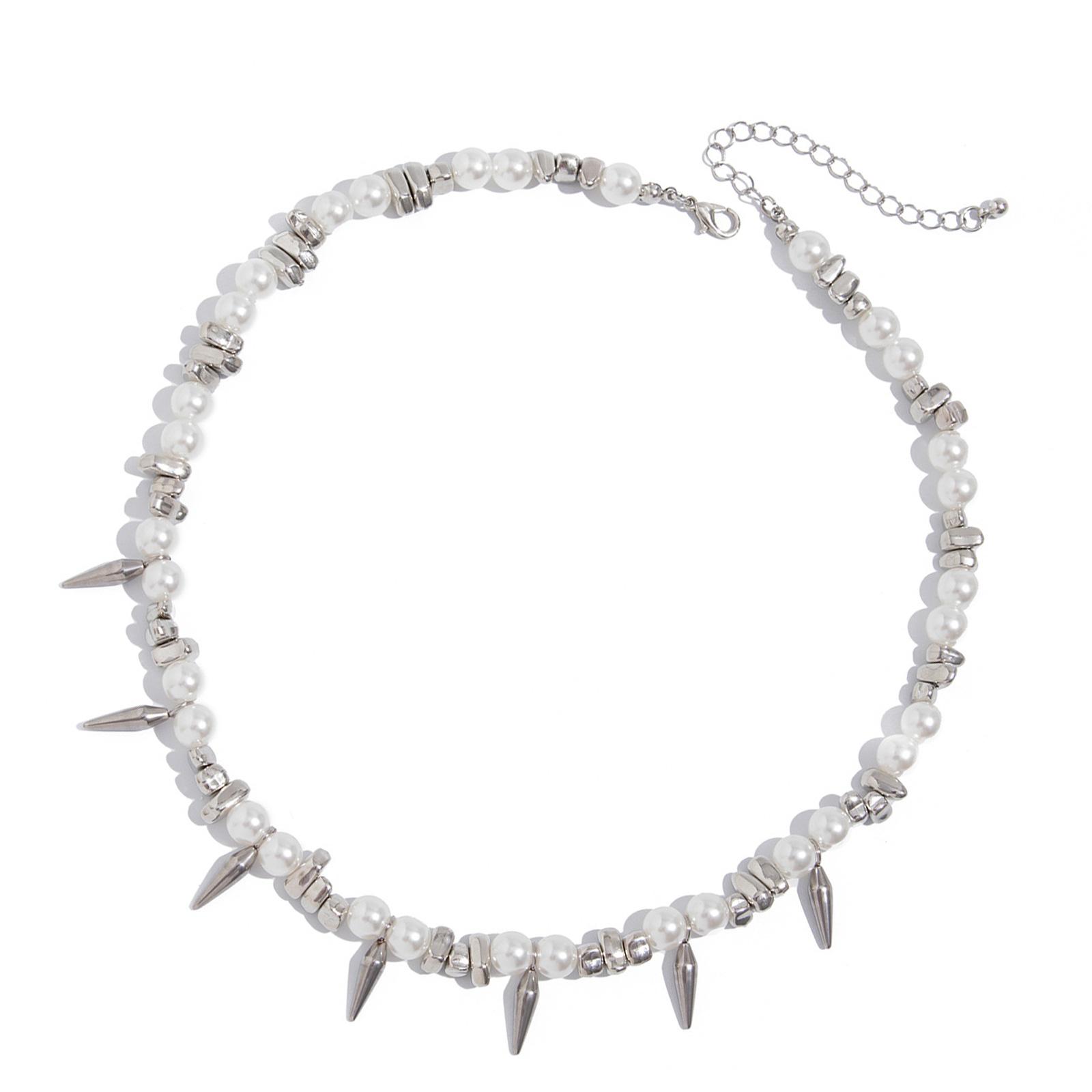 Clavicle Chain Necklace Combining Pearls and Metallic Accent Jewelry for Stylish Outfits 1
Clavicle Chain Necklace Combining Pearls and Metallic Accent Jewelry for Stylish Outfits 1