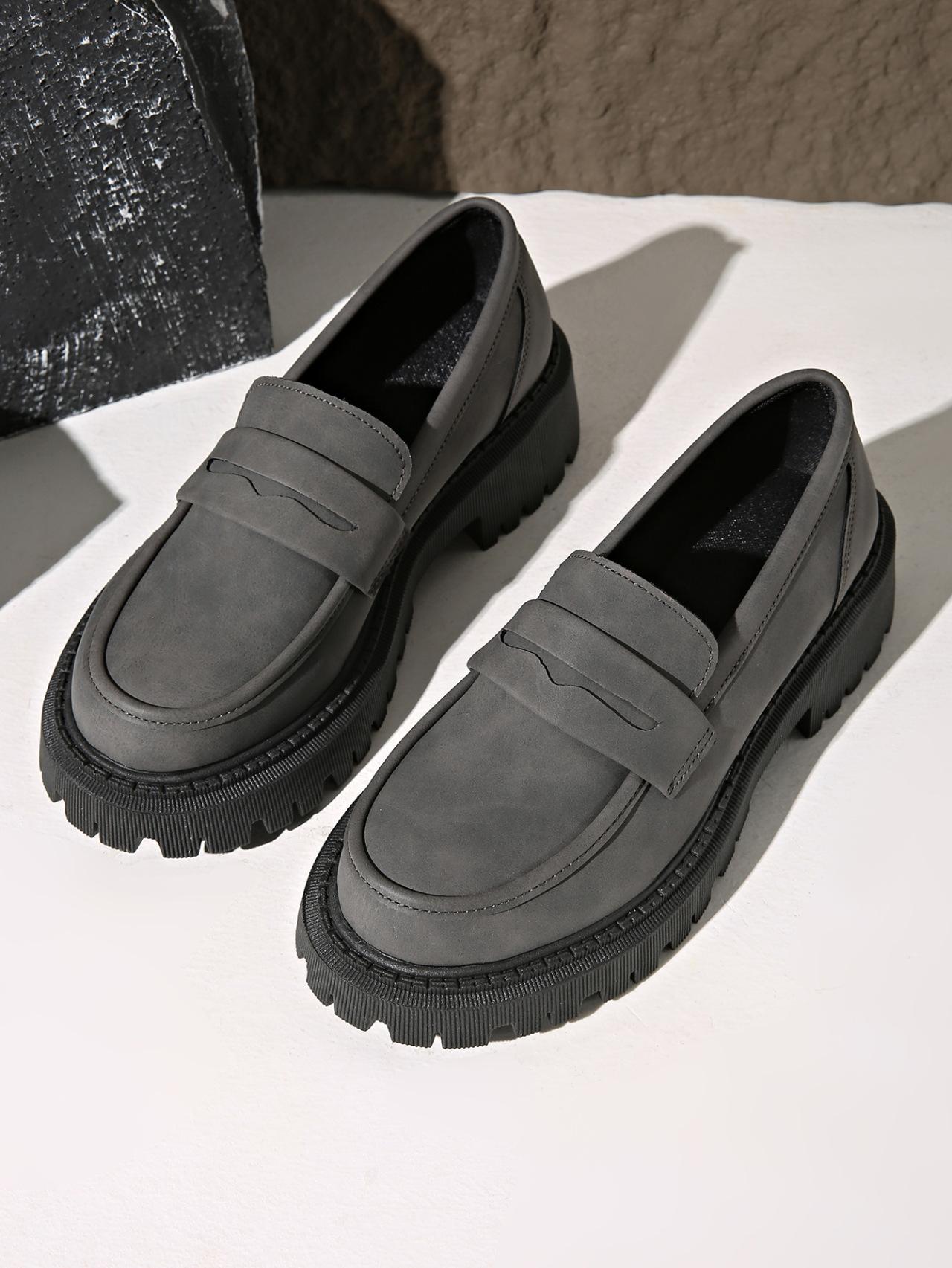 Large size platform loafers women s muffin single shoes 2025 spring new British style student soft-soled small leather shoes women 35
Large size platform loafers women s muffin single shoes 2025 spring new British style student soft-soled small leather shoes women 35