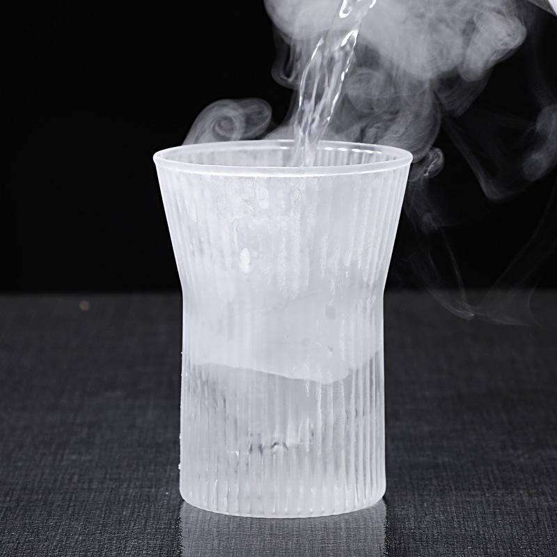 Japanese-style vertical pattern heat-resistant glass water cup, tea cup ins latte cup, hand-brewed coffee cup, high-value Chinese teacup striped cup (without bamboo pieces)
Japanese-style vertical pattern heat-resistant glass water cup, tea cup ins latte cup, hand-brewed coffee cup, high-value Chinese teacup striped cup (without bamboo pieces)