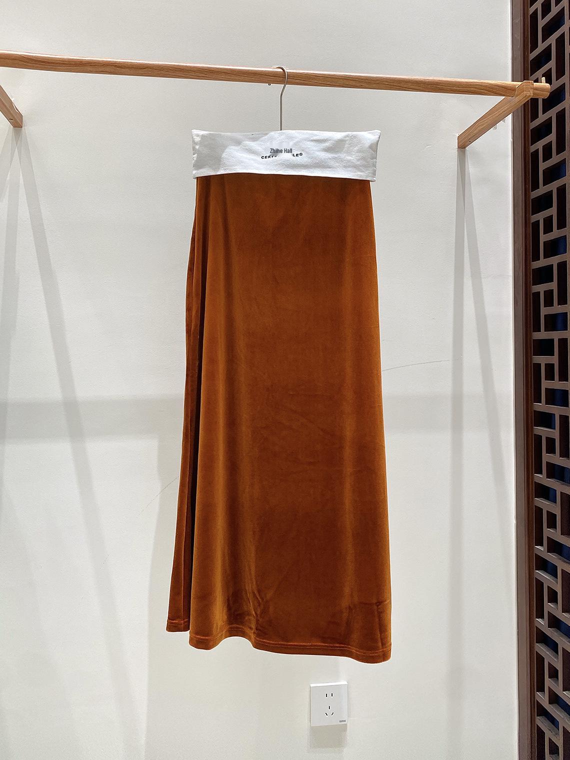 2025 Осень Женская Юбка Миди из Бархата с Завышенной Талией и Хвостом Русалки - Приталенный Дизайн в Национальном Стиле А-силуэта L (55-62.5 kg)
2025 Осень Женская Юбка Миди из Бархата с Завышенной Талией и Хвостом Русалки - Приталенный Дизайн в Национальном Стиле А-силуэта L (55-62.5 kg)