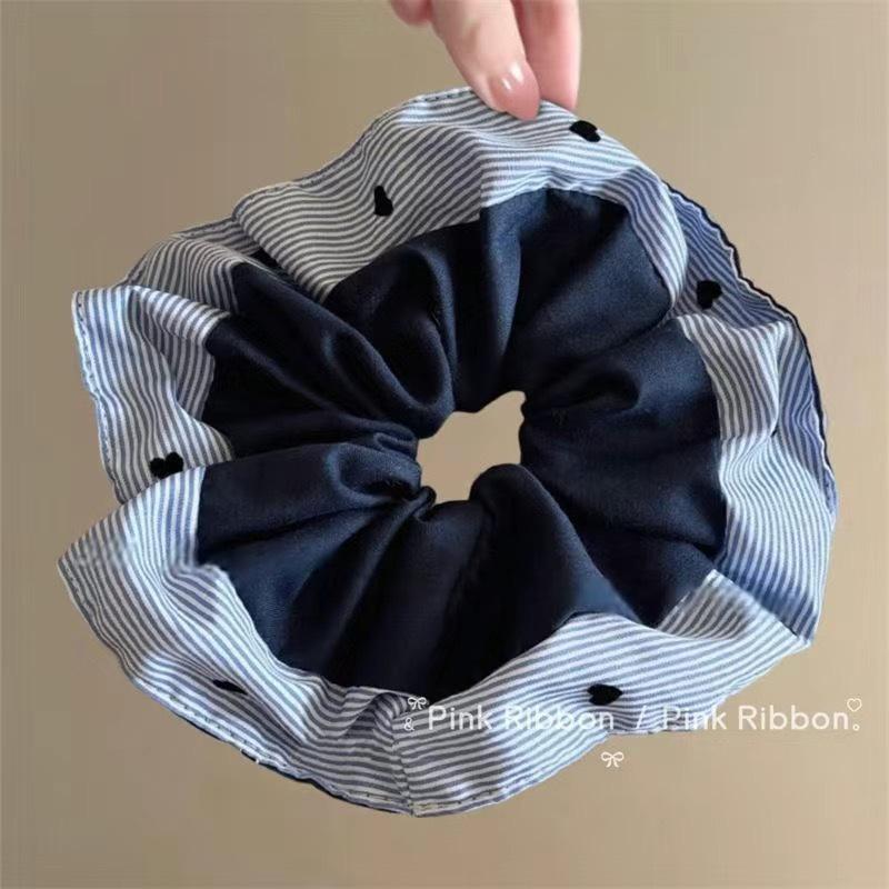New Navy Color Hair Ties Ropes Plaid Heart Printed Scrunchies Student Yong Girls Elegent Hair Bundle Fashion Hair Accessory
New Navy Color Hair Ties Ropes Plaid Heart Printed Scrunchies Student Yong Girls Elegent Hair Bundle Fashion Hair Accessory