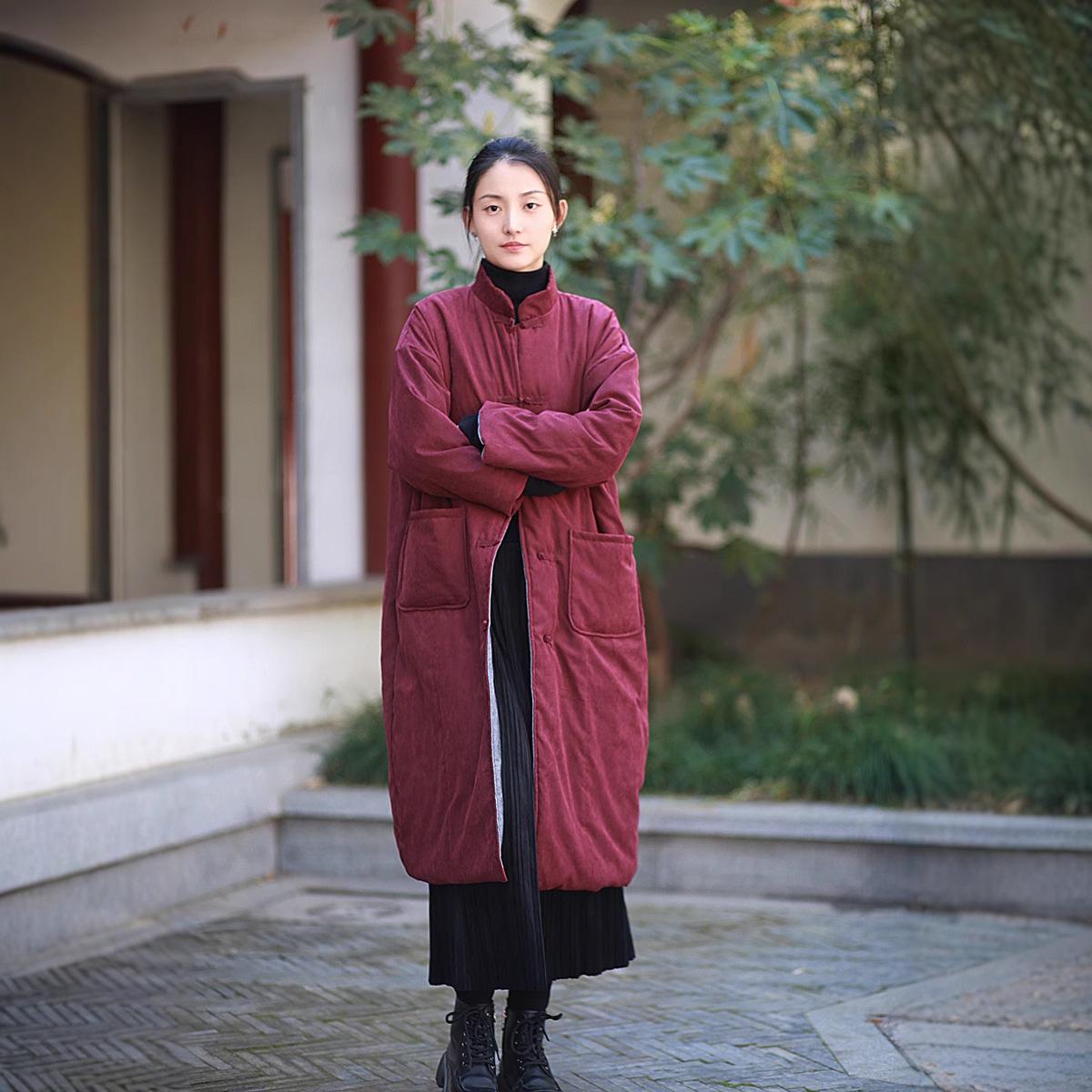 Зимняя Xiaonuan Ручная работа Свободная Ретро Хлопковая Куртка с Воротником-стойкой и Пуговицами-лягушками One Size темно-красного
Зимняя Xiaonuan Ручная работа Свободная Ретро Хлопковая Куртка с Воротником-стойкой и Пуговицами-лягушками One Size темно-красного