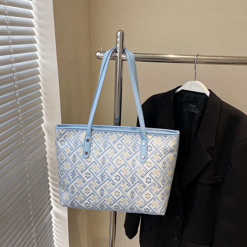 Сумка большой вместимости женская летняя универсальная новая повседневная на плечо премиальной текстуры сумка-тоут для поездок
Сумка большой вместимости женская летняя универсальная новая повседневная на плечо премиальной текстуры сумка-тоут для поездок