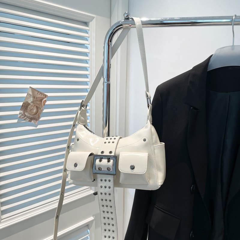 Нишевая дизайнерская сумочка с заклепками, на плечо, подмышку, женская, 2025 новая, высококлассная, для поездок на работу, сумка-тоут белый
Нишевая дизайнерская сумочка с заклепками, на плечо, подмышку, женская, 2025 новая, высококлассная, для поездок на работу, сумка-тоут белый