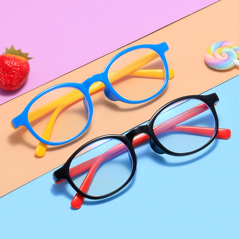 Kids Blue Light Blocking Glasses - Silicone Frames for Boys & Girls, Ideal for Mobile Phones & Computer Use
Kids Blue Light Blocking Glasses - Silicone Frames for Boys & Girls, Ideal for Mobile Phones & Computer Use