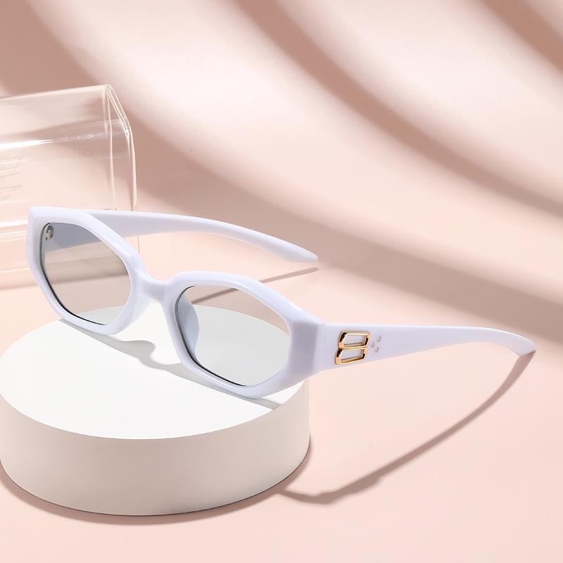 Polygonal Sun Glasses Glasses Vintage Fashionable Small Rectangular Spectacle Frame Frame Circular Face Slim Sunglasses Personalized Street
Polygonal Sun Glasses Glasses Vintage Fashionable Small Rectangular Spectacle Frame Frame Circular Face Slim Sunglasses Personalized Street