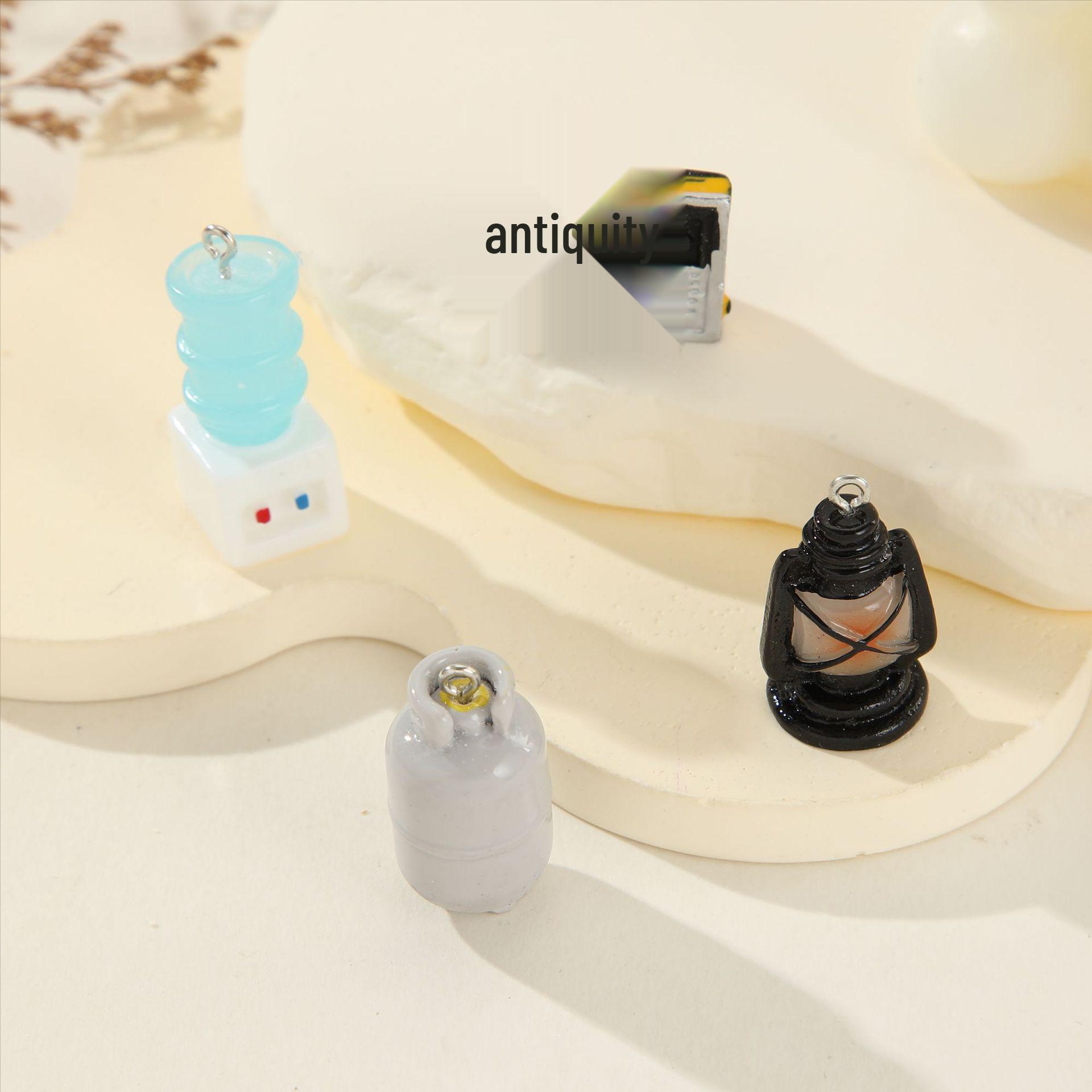 Dollhouse 3D Keychain Mold Set: Gas Tank, TV, Water Dispenser Pendants Without Hook
Dollhouse 3D Keychain Mold Set: Gas Tank, TV, Water Dispenser Pendants Without Hook