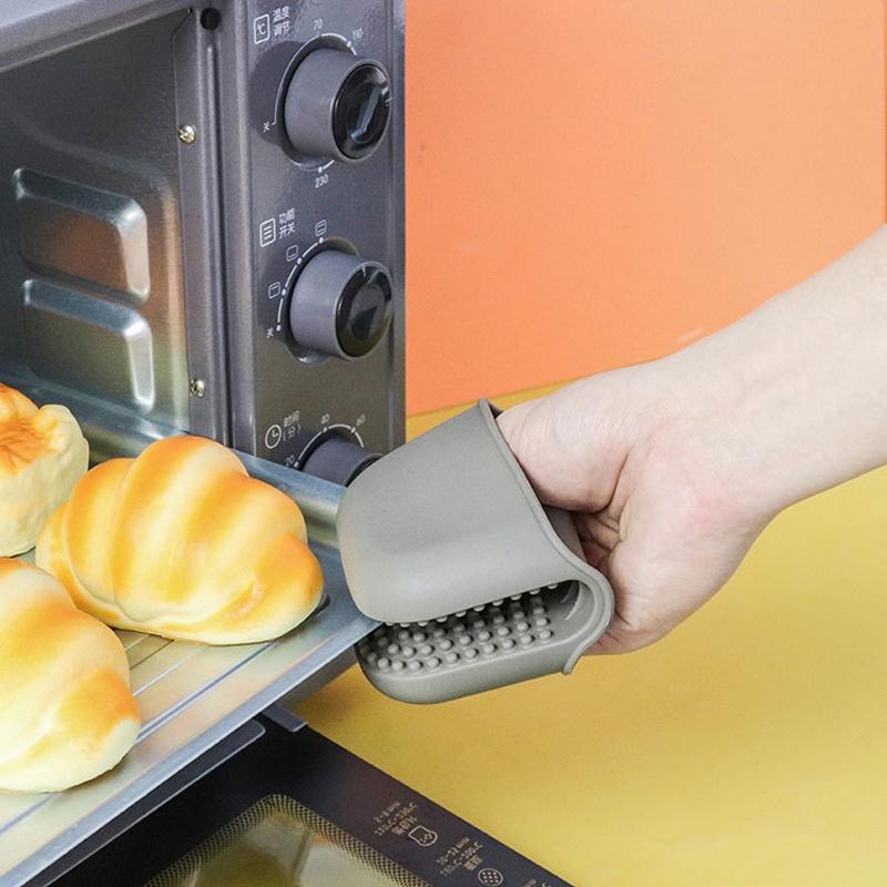 2pcs Insulated Hand Clip Anti Slip Insulated Soup Hand Clip Of Insulated Baking Gloves Oven Insulation Clip For Household Use
2pcs Insulated Hand Clip Anti Slip Insulated Soup Hand Clip Of Insulated Baking Gloves Oven Insulation Clip For Household Use