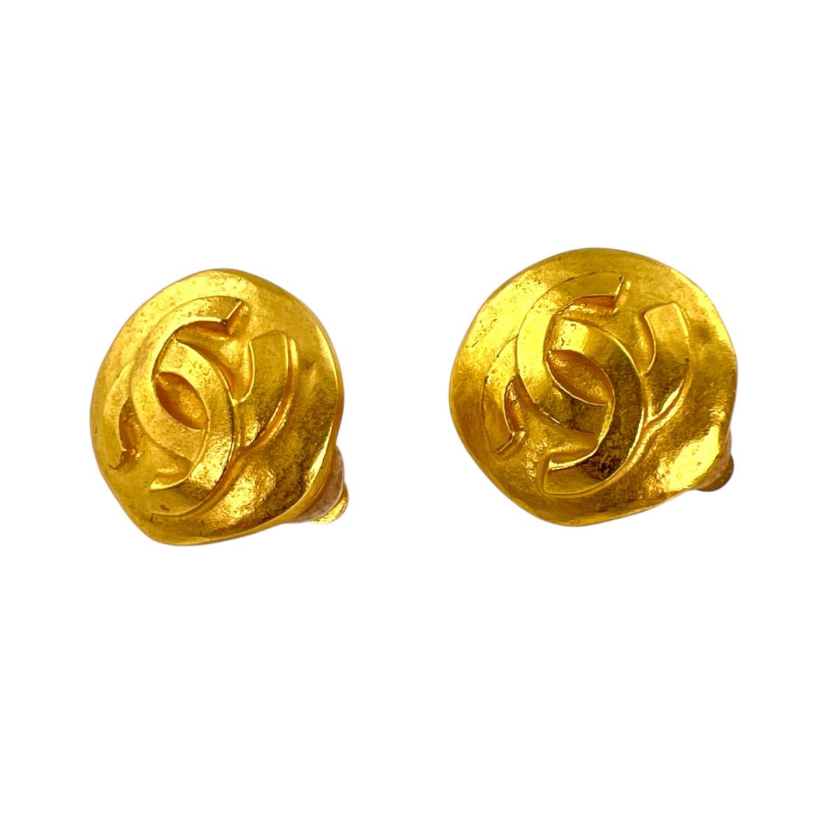 CHANEL Turn lock COCO Mark Earring Gold Plated gold Women Used
CHANEL Turn lock COCO Mark Earring Gold Plated gold Women Used