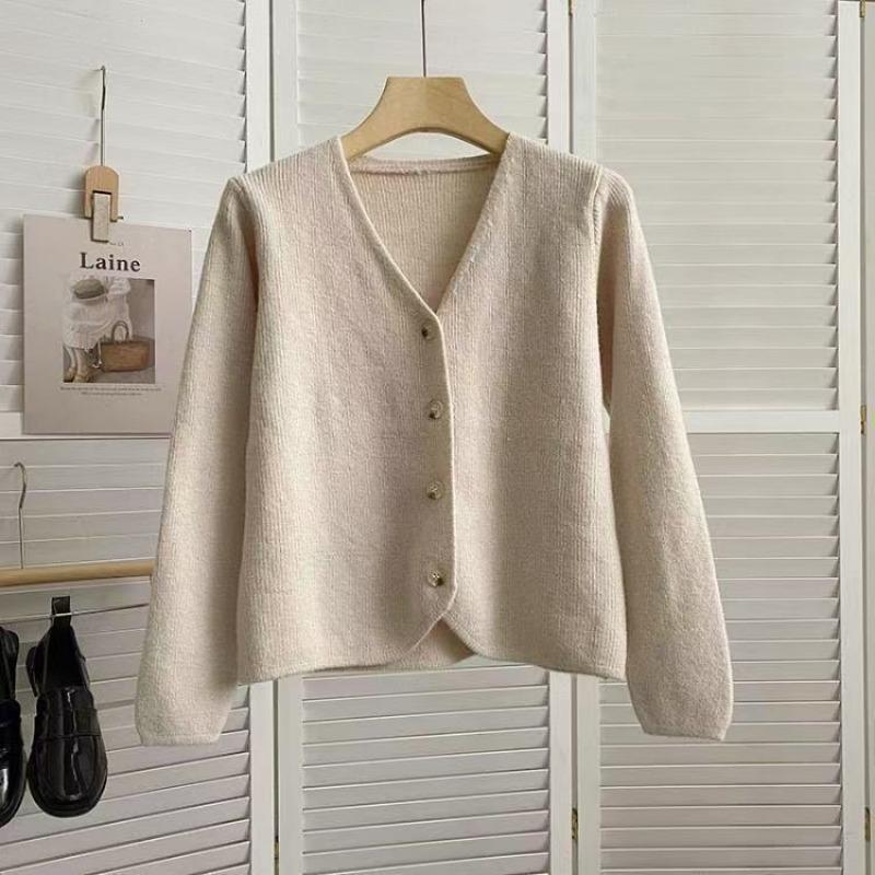 Solid color V-neck knitted cardigan women s autumn and winter new casual versatile single-breasted long-sleeved short top S/80-95 абрикосовий
Solid color V-neck knitted cardigan women s autumn and winter new casual versatile single-breasted long-sleeved short top S/80-95 абрикосовий