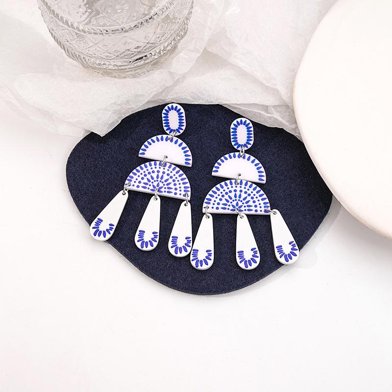 Винтажные сине-белые фарфоровые серьги, геометрические акриловые серьги-подвески, ретро-дизайн
Винтажные сине-белые фарфоровые серьги, геометрические акриловые серьги-подвески, ретро-дизайн