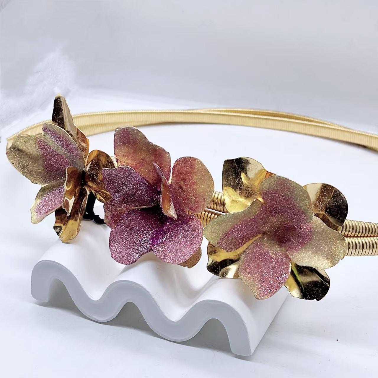 Европейское и американское ретро колье-чокер с лепестками из стразов и преувеличенное металлическое ожерелье для женщин фиолетовый
Европейское и американское ретро колье-чокер с лепестками из стразов и преувеличенное металлическое ожерелье для женщин фиолетовый