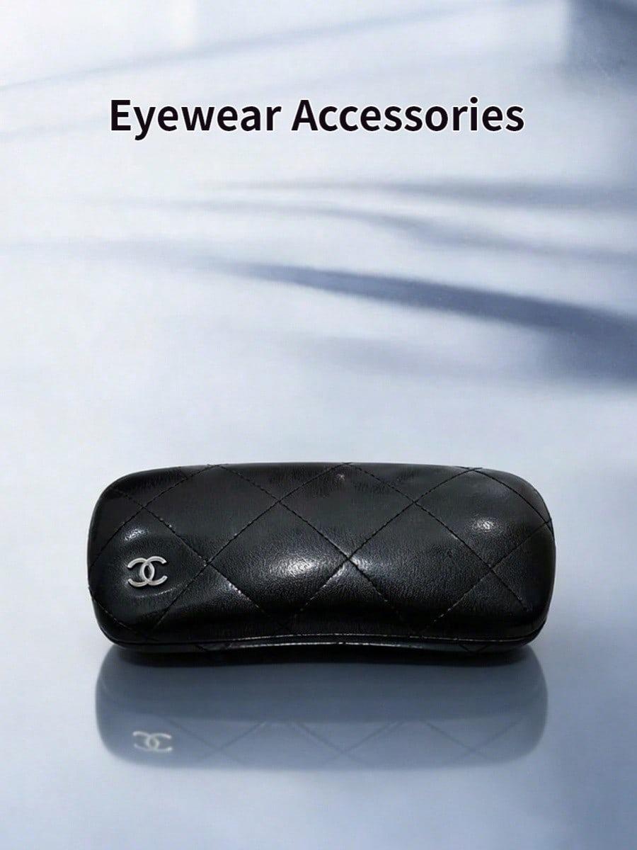 Chanel Black Quilted Leather Eyeglasses/Sunglasses Case чёрный
Chanel Black Quilted Leather Eyeglasses/Sunglasses Case чёрный