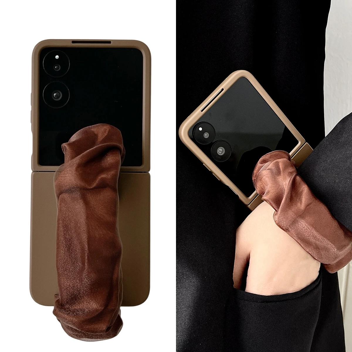 Silk PU Leather Wrist Strap Phone Case for Motorola Razr 60 Pro 50 40 Ultra Mooto Razr 60 50 Shockproof Cover Moto Razr 50Ultra коричневий
Silk PU Leather Wrist Strap Phone Case for Motorola Razr 60 Pro 50 40 Ultra Mooto Razr 60 50 Shockproof Cover Moto Razr 50Ultra коричневий