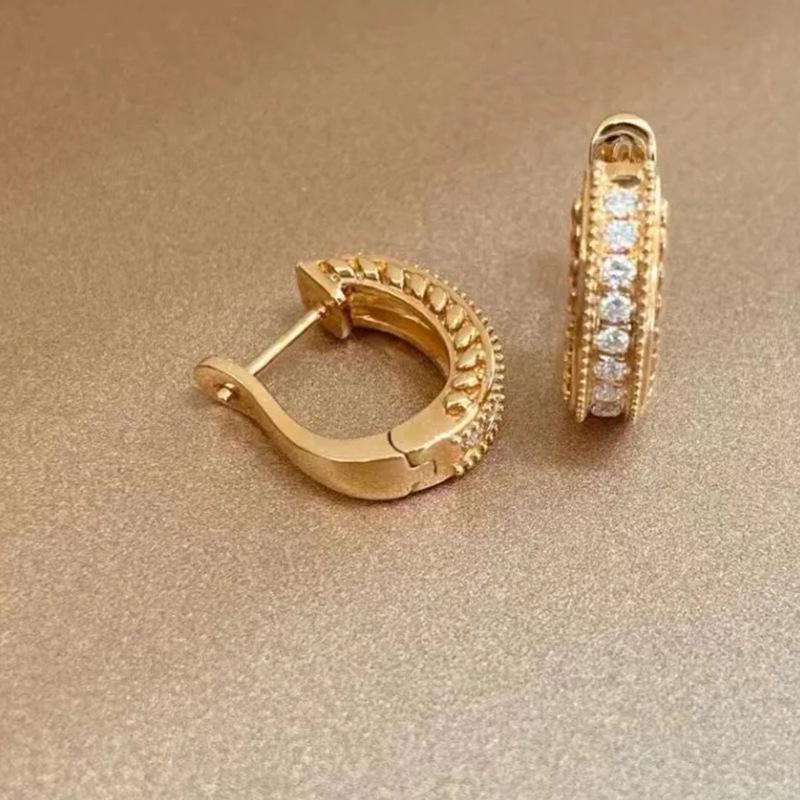 Lulu Tong S925 Silver Retro French Hollow Earrings - Luxurious, High-End Court Style with Elegant Charm 925 Silver
Lulu Tong S925 Silver Retro French Hollow Earrings - Luxurious, High-End Court Style with Elegant Charm 925 Silver