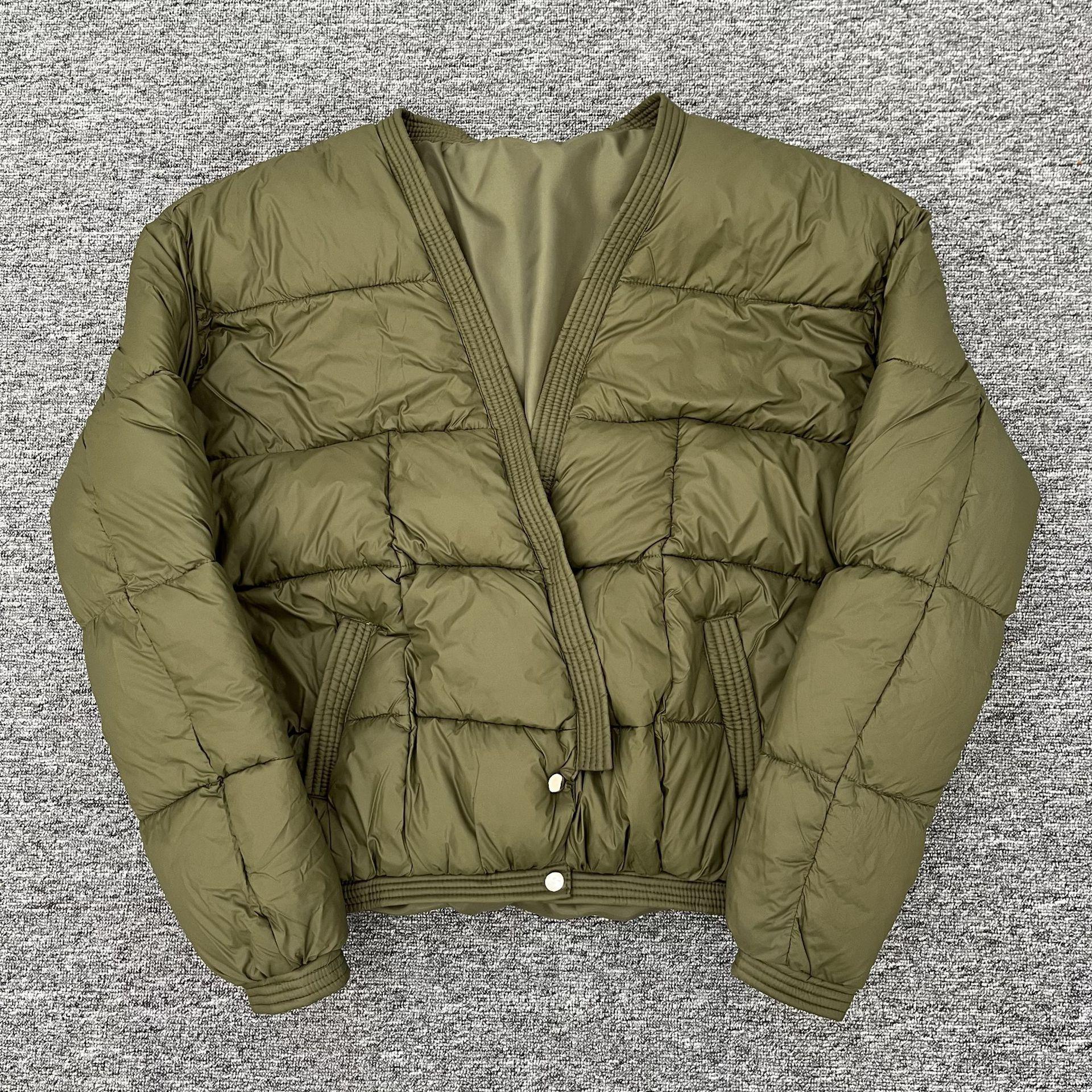 2024 Autumn/Winter Women s V-Neck Quilted Cotton Down Coat - Casual, Versatile, Warm, Loose Fit S
2024 Autumn/Winter Women s V-Neck Quilted Cotton Down Coat - Casual, Versatile, Warm, Loose Fit S