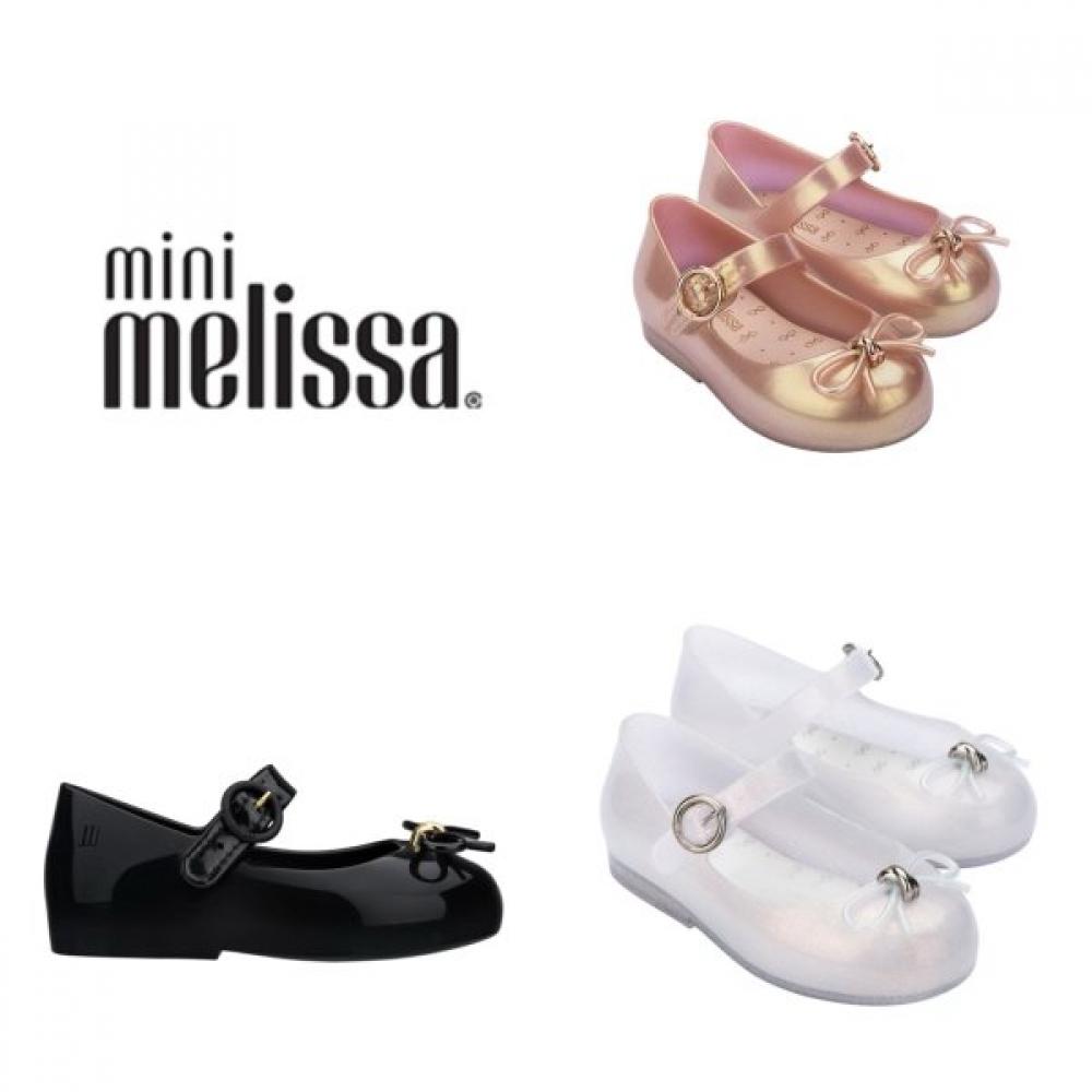 Дитячі желе-сандалі Mini Melissa з ароматом Sweet Love Bibi Mskcg2tssl11 3 140 190мм blacks/190(12)
Дитячі желе-сандалі Mini Melissa з ароматом Sweet Love Bibi Mskcg2tssl11 3 140 190мм blacks/190(12)