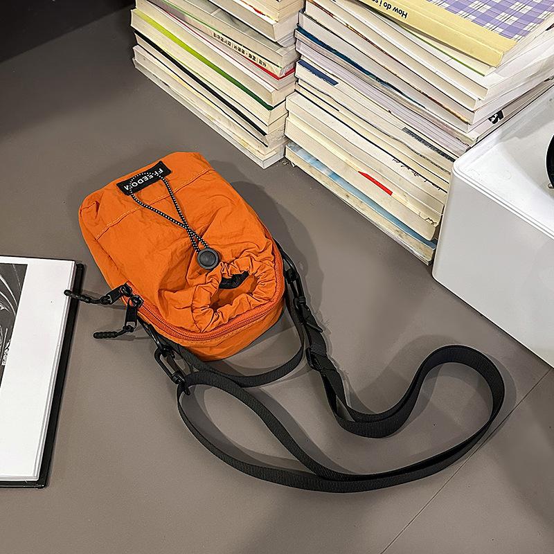 Crossbody bag Outdoor multi-functional mobile phone bag Small satchel bag Kettle bag Water cup bag Lightweight cycling bag Shoulder backpack помаранчевий
Crossbody bag Outdoor multi-functional mobile phone bag Small satchel bag Kettle bag Water cup bag Lightweight cycling bag Shoulder backpack помаранчевий