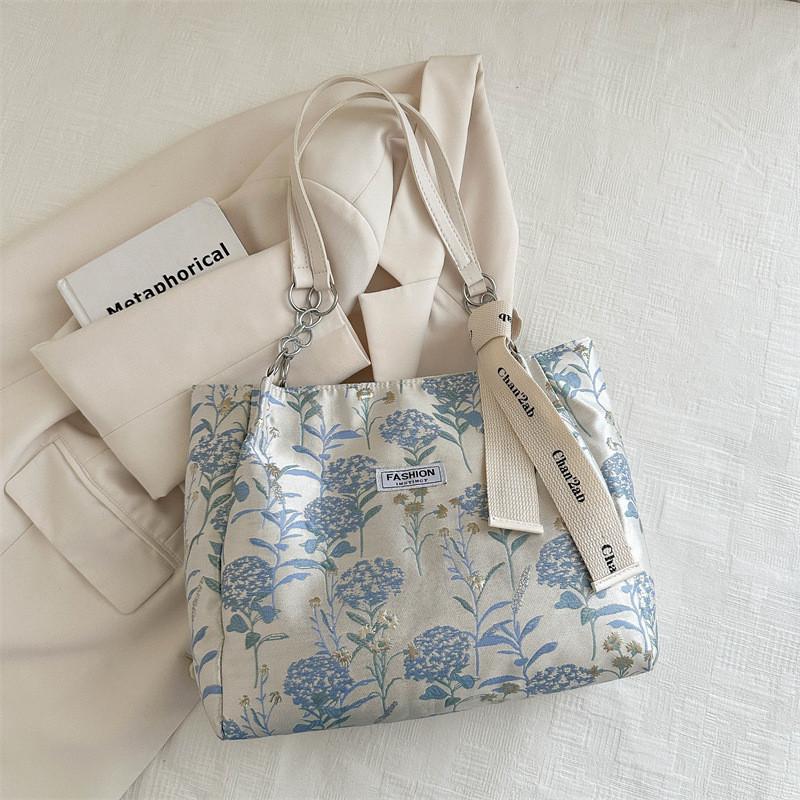 Fashionable Blue Canvas Tote Bag Ideal For Casual Outings And Commuting Needs
Fashionable Blue Canvas Tote Bag Ideal For Casual Outings And Commuting Needs