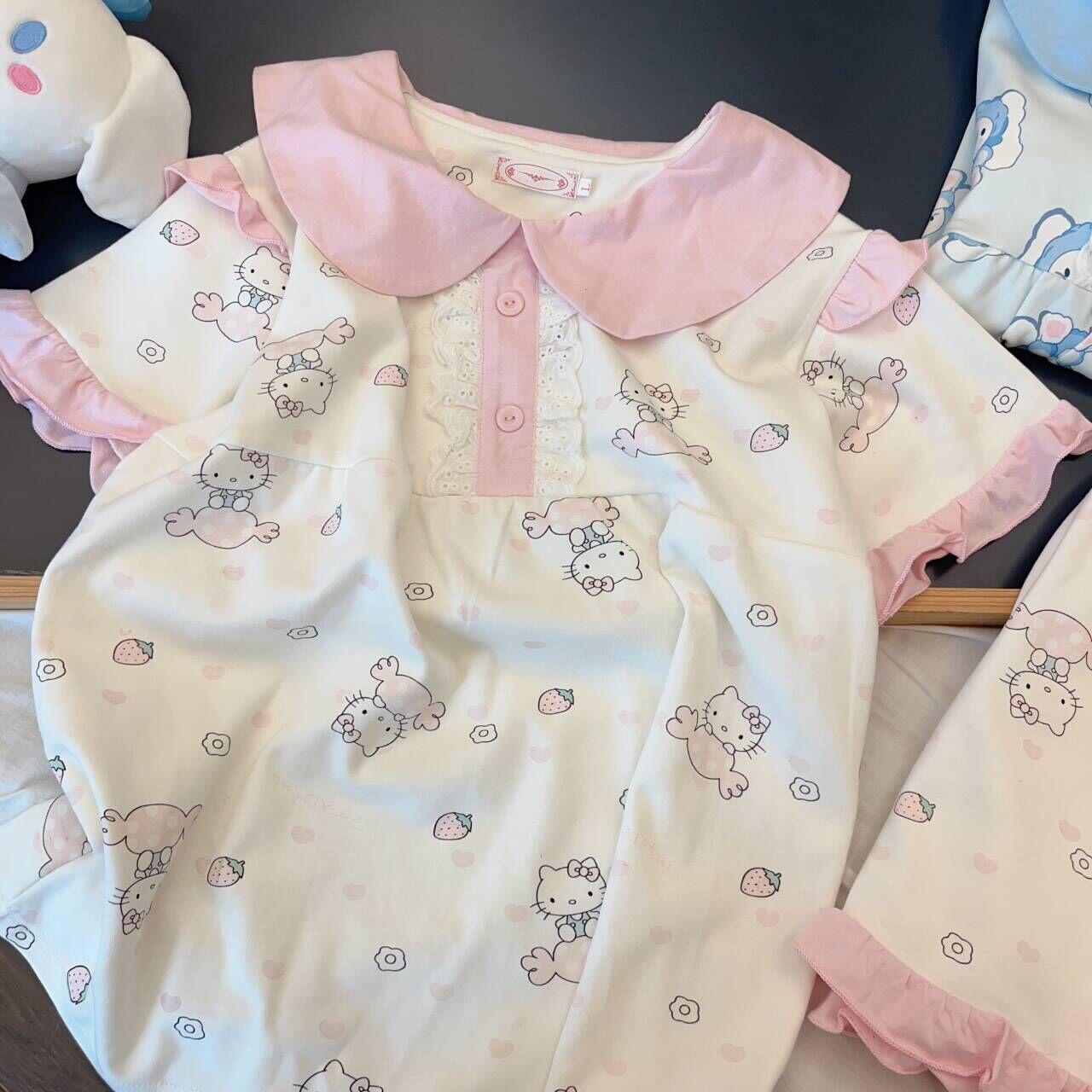 Sweet Hello Kitty doll collar pajamas women s summer short-sleeved shorts cardigan two-piece set can be worn outside loungewear S
Sweet Hello Kitty doll collar pajamas women s summer short-sleeved shorts cardigan two-piece set can be worn outside loungewear S