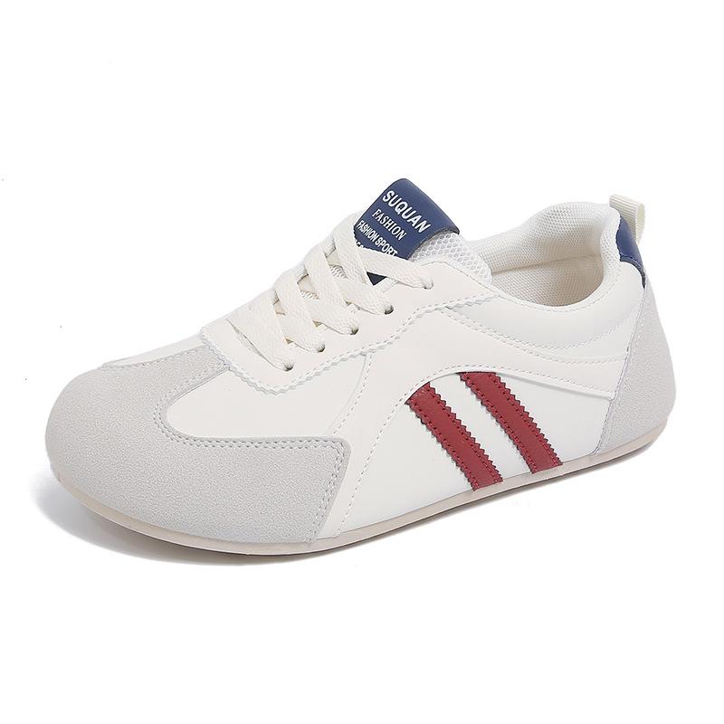 K3910 German training little white shoes women s 2025 autumn ins Korean version heightening new student running sports break 40
K3910 German training little white shoes women s 2025 autumn ins Korean version heightening new student running sports break 40