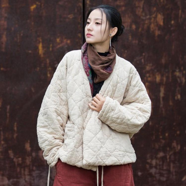 Vintage Chinese Style Winter Coats for Women Loose Bandage Long Sleeve with Pockets One Size бежевий
Vintage Chinese Style Winter Coats for Women Loose Bandage Long Sleeve with Pockets One Size бежевий