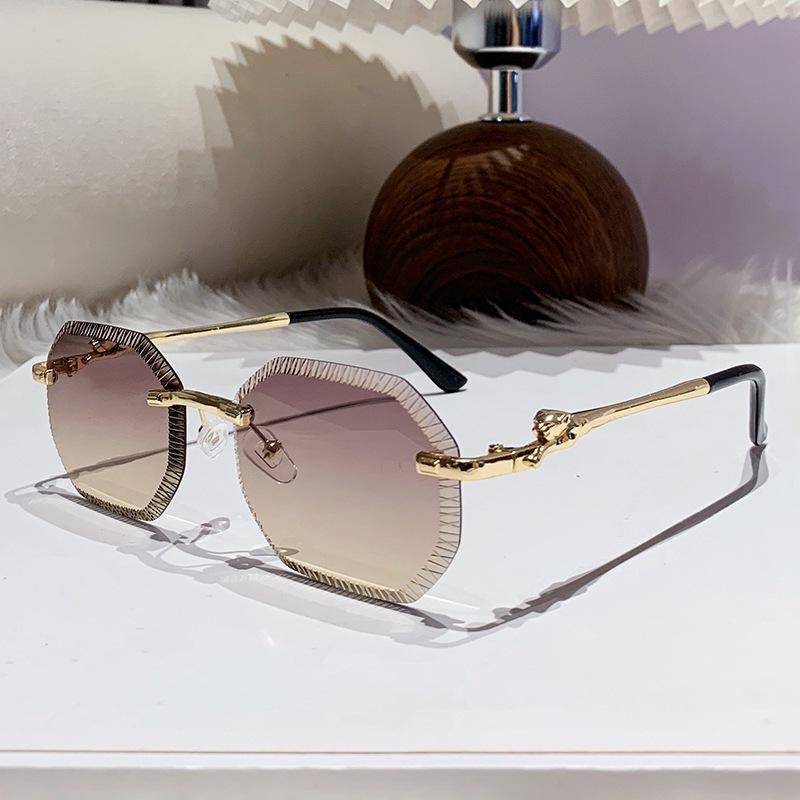 JYL TS Sunglasses Frameless Serrated Leopard UV Style/90370 B-1050
JYL TS Sunglasses Frameless Serrated Leopard UV Style/90370 B-1050