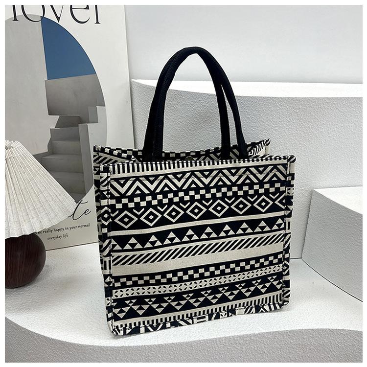 Холщовая сумка 2025 новая сумка большой вместимости женская сумка портативный сатчел женская сумка для занятий для студентки чёрный
Холщовая сумка 2025 новая сумка большой вместимости женская сумка портативный сатчел женская сумка для занятий для студентки чёрный