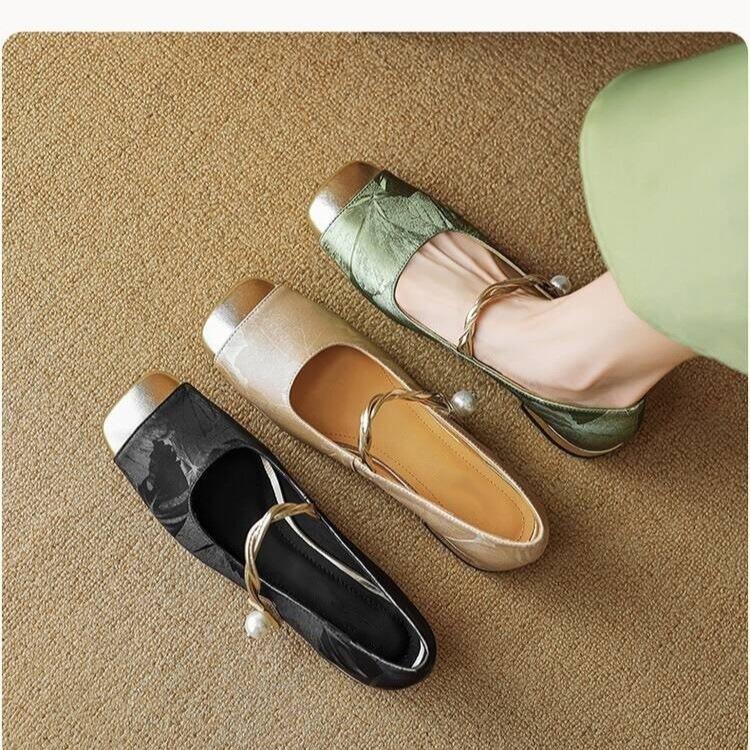 2025 spring and summer new new Chinese-style retro square head splicing Mary Jane shoes women s soft-soled sandals soft-faced light-mouth single shoes 34 чёрный
2025 spring and summer new new Chinese-style retro square head splicing Mary Jane shoes women s soft-soled sandals soft-faced light-mouth single shoes 34 чёрный