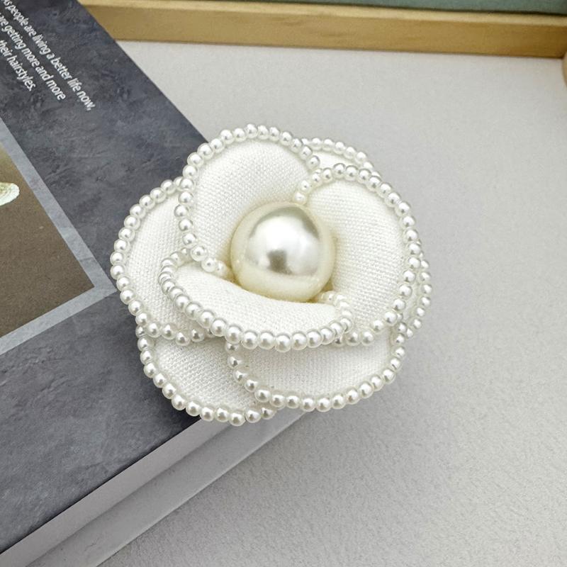 French Imitation Pearl Black Camellia Corsage Brooch Retro Elegant Exquisite Tie Brooch Mourning Brooches Suit Shirt Collar Pin
French Imitation Pearl Black Camellia Corsage Brooch Retro Elegant Exquisite Tie Brooch Mourning Brooches Suit Shirt Collar Pin