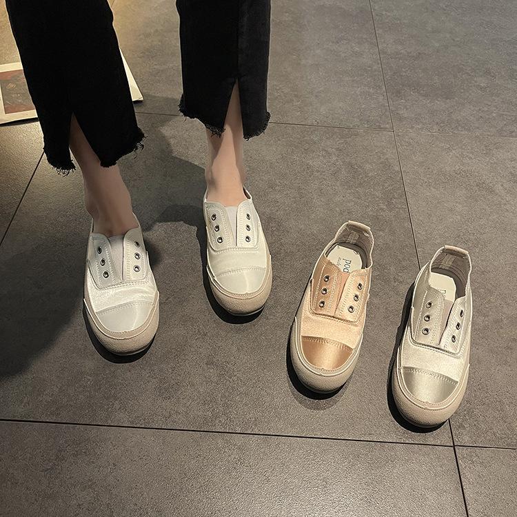 Fashion round head lace-up little white shoes women s summer 2025 new super fire one-pedal casual sports canvas single shoes 40
Fashion round head lace-up little white shoes women s summer 2025 new super fire one-pedal casual sports canvas single shoes 40