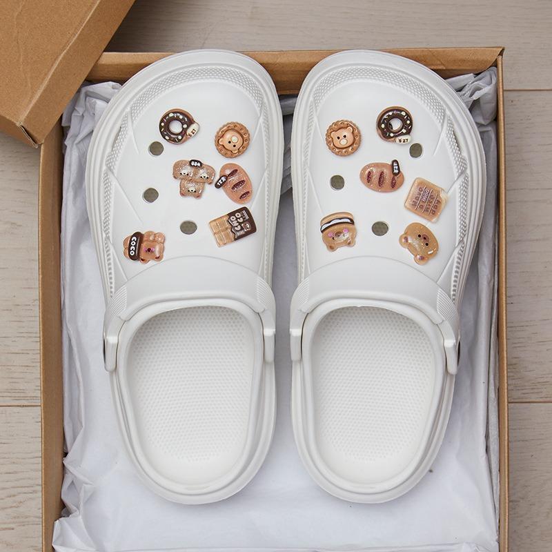 Non-slip student cute cartoon hole shoes women s summer bag head seaside beach cool slippers outside 44-45
Non-slip student cute cartoon hole shoes women s summer bag head seaside beach cool slippers outside 44-45