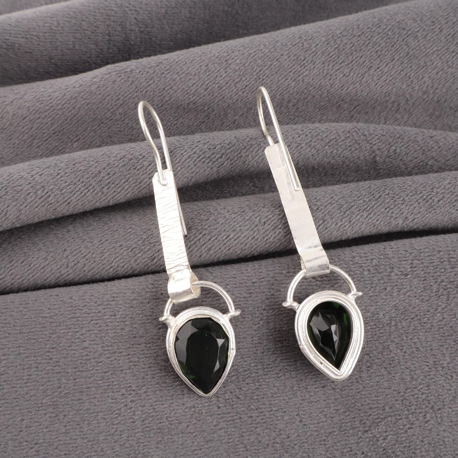 Green Tourmaline Gemstone 925 Sterling Silver Jewelry Handmade Earrings 2.3 EE-166-13
Green Tourmaline Gemstone 925 Sterling Silver Jewelry Handmade Earrings 2.3 EE-166-13