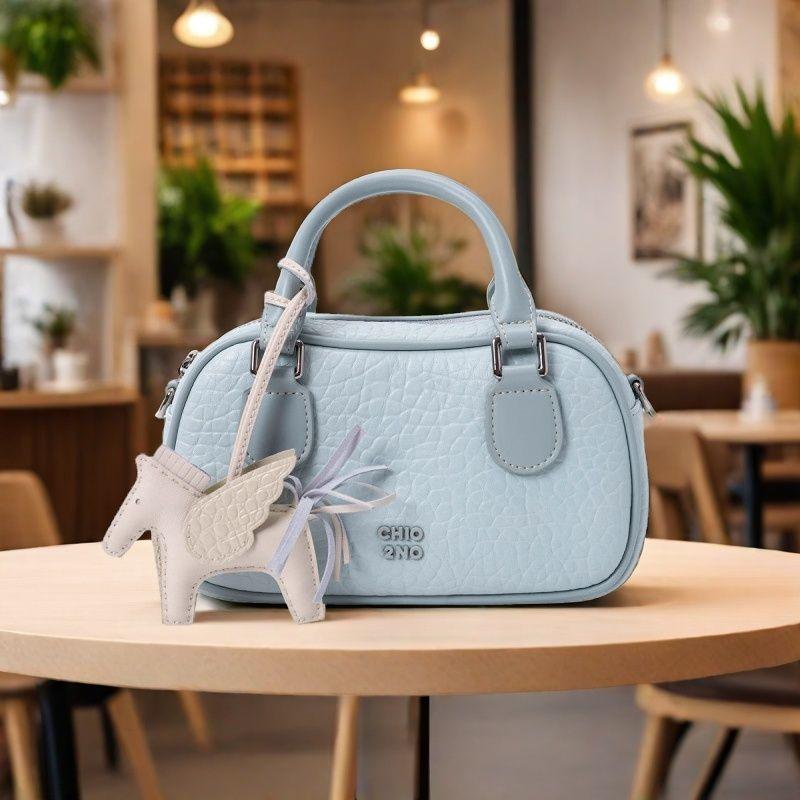 South Style Chio2n Sea Salt Mystery Pillow Bag Women 2025 New Super Popular Boston Handbag Shoulder Small Bag Light blue
South Style Chio2n Sea Salt Mystery Pillow Bag Women 2025 New Super Popular Boston Handbag Shoulder Small Bag Light blue