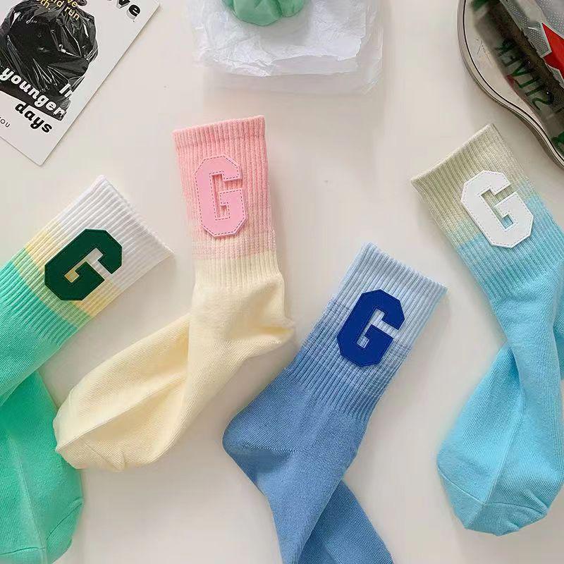 Women s Mid-Calf Tie-Dye Gradient Socks with Leather Label - Mori Style, Sweet, Versatile Candy Colors for Spring to Autumn. Yellow-Green
Women s Mid-Calf Tie-Dye Gradient Socks with Leather Label - Mori Style, Sweet, Versatile Candy Colors for Spring to Autumn. Yellow-Green