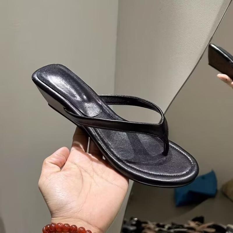 Toe-in Slippers 2026 Summer New Versatile Round-toe Soft-bottom Anti-slippery Flip-flops 35 чёрный
Toe-in Slippers 2026 Summer New Versatile Round-toe Soft-bottom Anti-slippery Flip-flops 35 чёрный