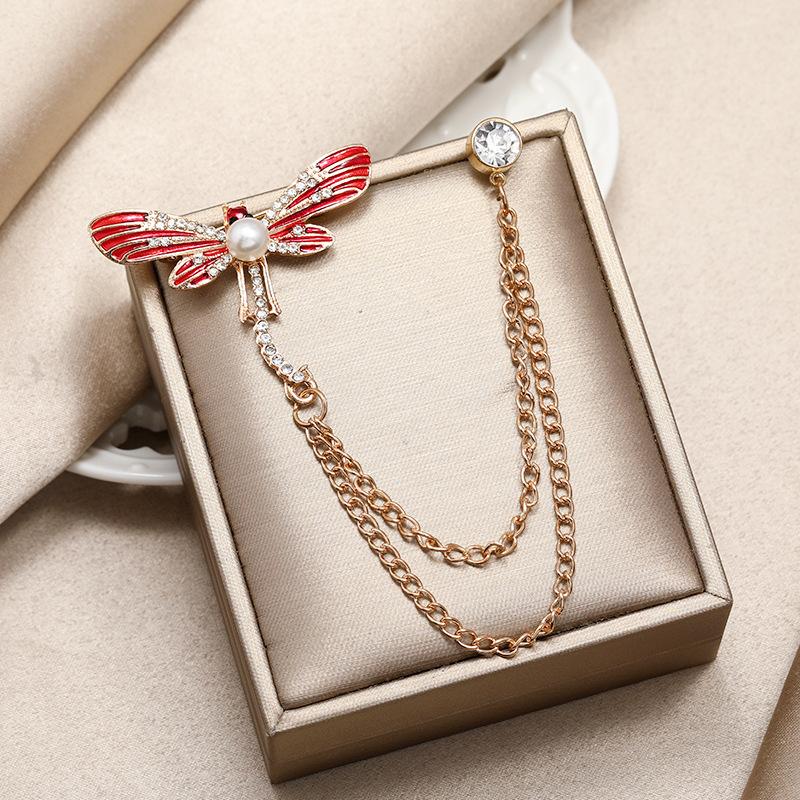 Корейская версия красивой инкрустированной бриллиантами броши «Стрекоза», универсальной пряжки для ошейника, персонализированной пряжки для корсажа, булавки, медали красный
Корейская версия красивой инкрустированной бриллиантами броши «Стрекоза», универсальной пряжки для ошейника, персонализированной пряжки для корсажа, булавки, медали красный