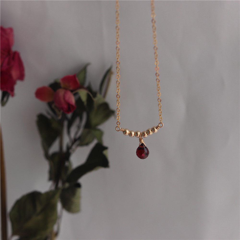 Gold-Plated Garnet Pendant Necklace - S925 Sterling Silver with Clavicle Chain, Versatile Design. 925 Silver
Gold-Plated Garnet Pendant Necklace - S925 Sterling Silver with Clavicle Chain, Versatile Design. 925 Silver