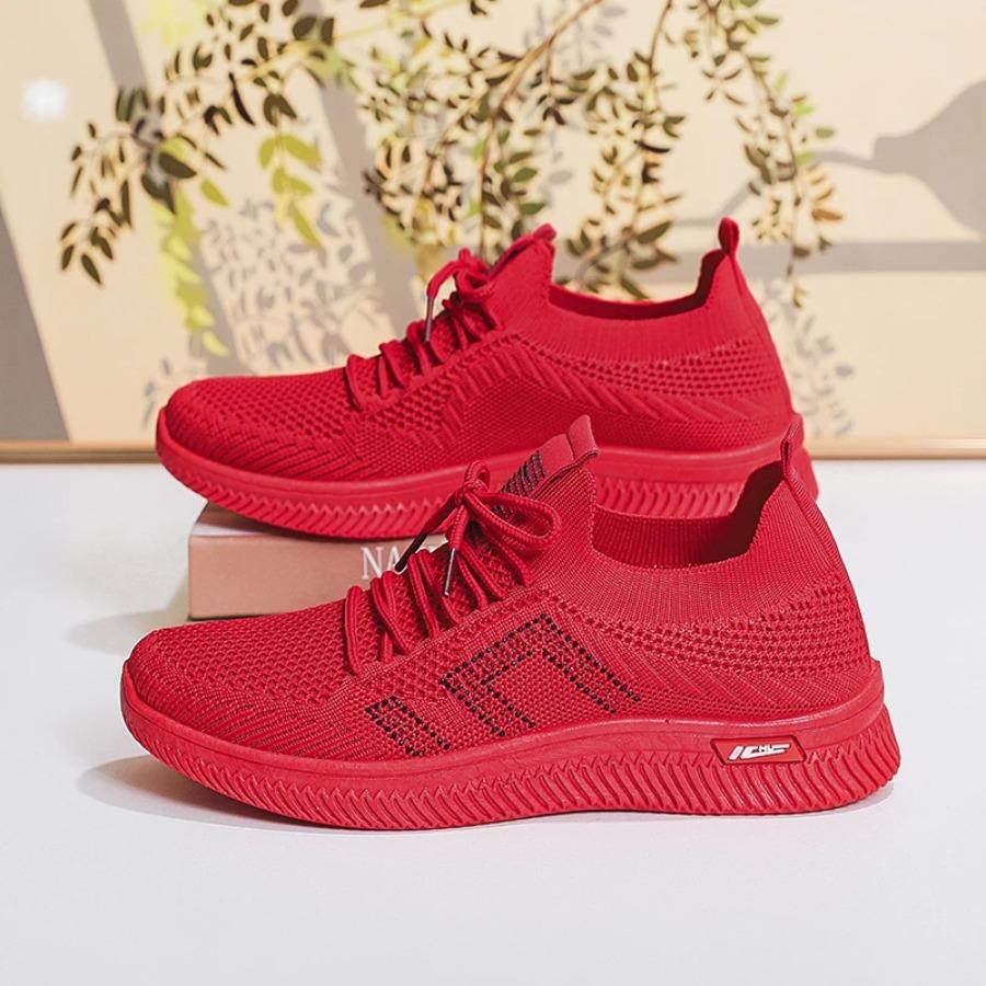Women s casual sports shoes with anti-slip and breathable mesh surface, and loafers for mom s brisk walking in spring and summer 41 чорний
Women s casual sports shoes with anti-slip and breathable mesh surface, and loafers for mom s brisk walking in spring and summer 41 чорний