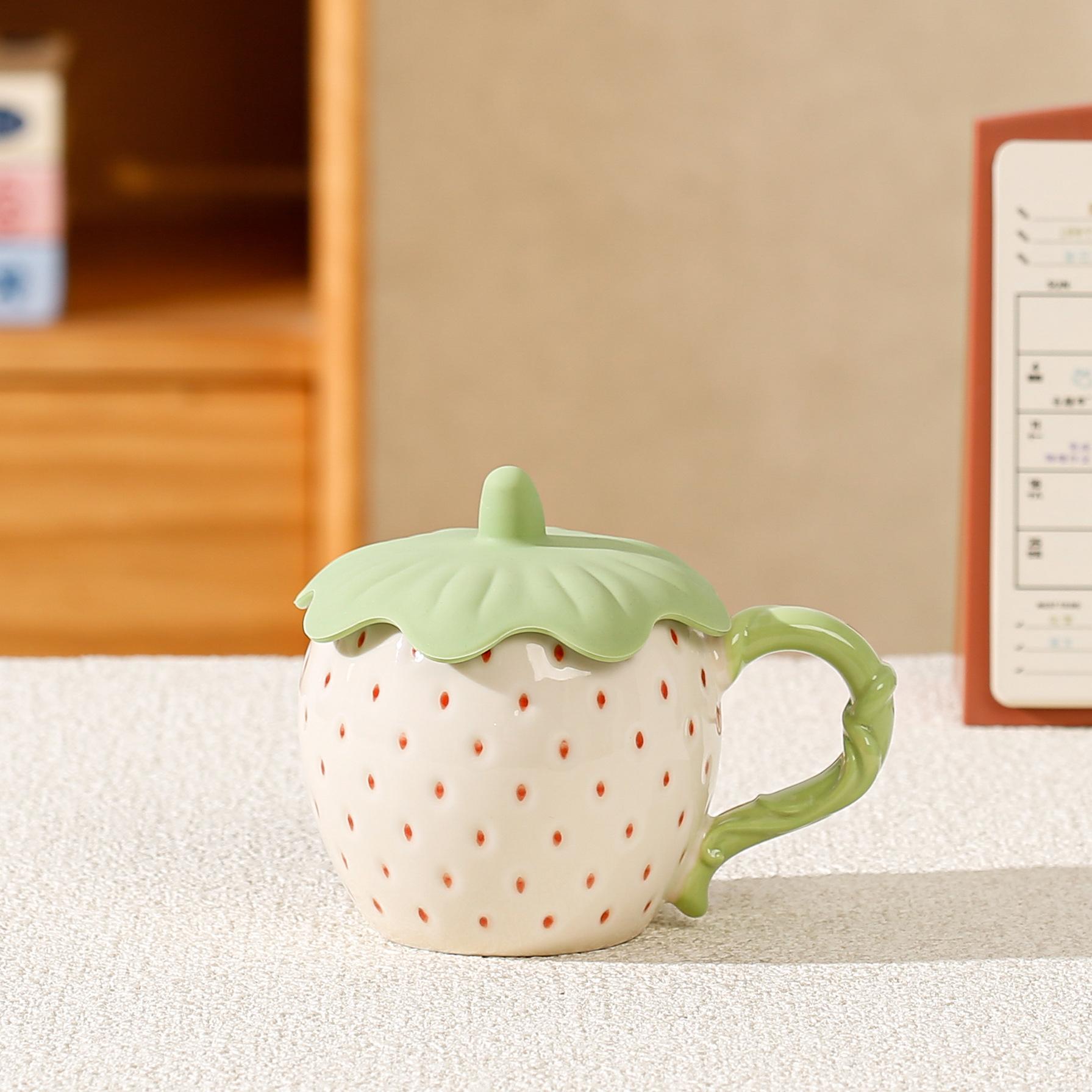 Strawberry Mug Ceramic Cup with Lid Cute Home Office Coffee Cup for Women Dormitory 380ml
Strawberry Mug Ceramic Cup with Lid Cute Home Office Coffee Cup for Women Dormitory 380ml