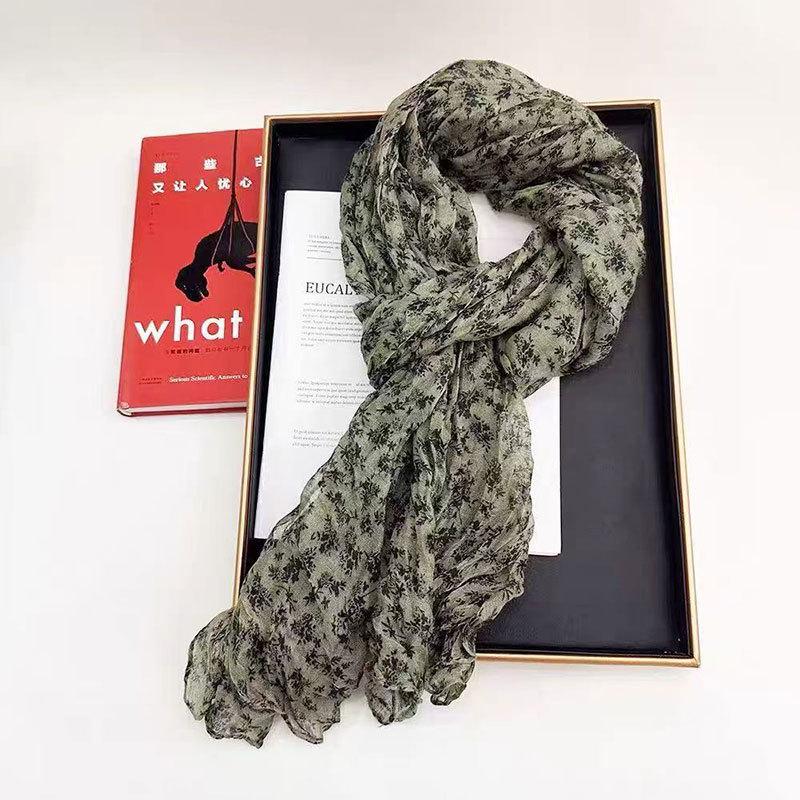 Spring/Summer Cotton and Hemp Floral Folded Scarf for Women Versatile and Comfortable Long Scarf 174*45cm
Spring/Summer Cotton and Hemp Floral Folded Scarf for Women Versatile and Comfortable Long Scarf 174*45cm