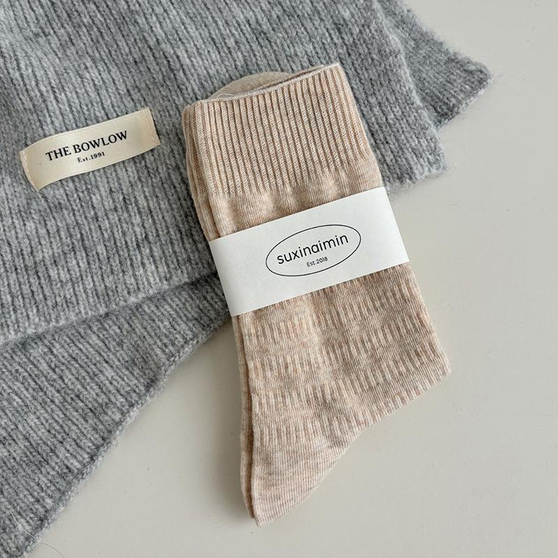 Socks women s autumn and winter ins tide retro texture dark pattern stacking socks literary and artistic solid color medium tube socks One size fits all
Socks women s autumn and winter ins tide retro texture dark pattern stacking socks literary and artistic solid color medium tube socks One size fits all