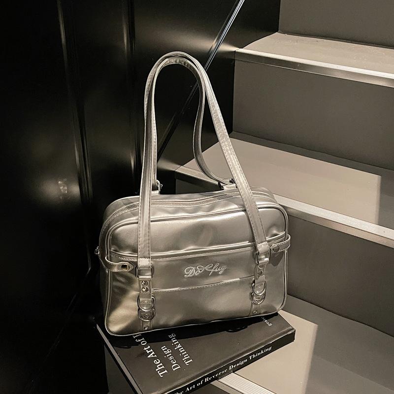 Корейская версия простого модного рюкзака, сумки через плечо, сумки под мышкой, женская, лето 2025, новая, большой вместимости, сумка-тоут для поездок на работу 32*9*23 серебряный
Корейская версия простого модного рюкзака, сумки через плечо, сумки под мышкой, женская, лето 2025, новая, большой вместимости, сумка-тоут для поездок на работу 32*9*23 серебряный