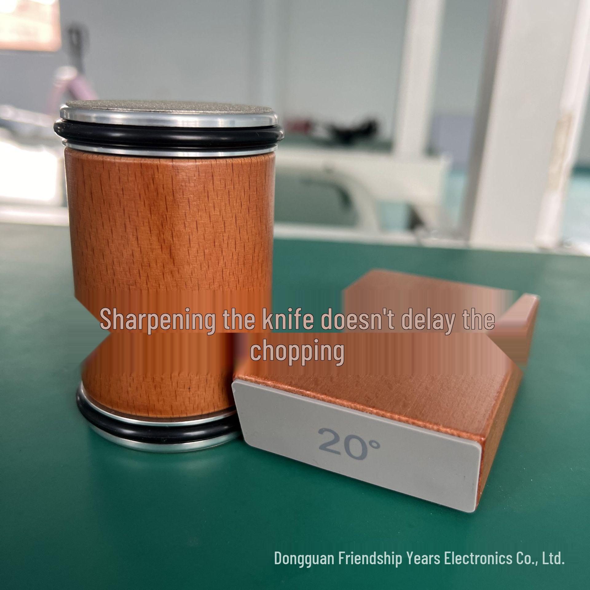 Классическая точилка с наждачным роликом из алюминиевого сплава Black Color
Классическая точилка с наждачным роликом из алюминиевого сплава Black Color