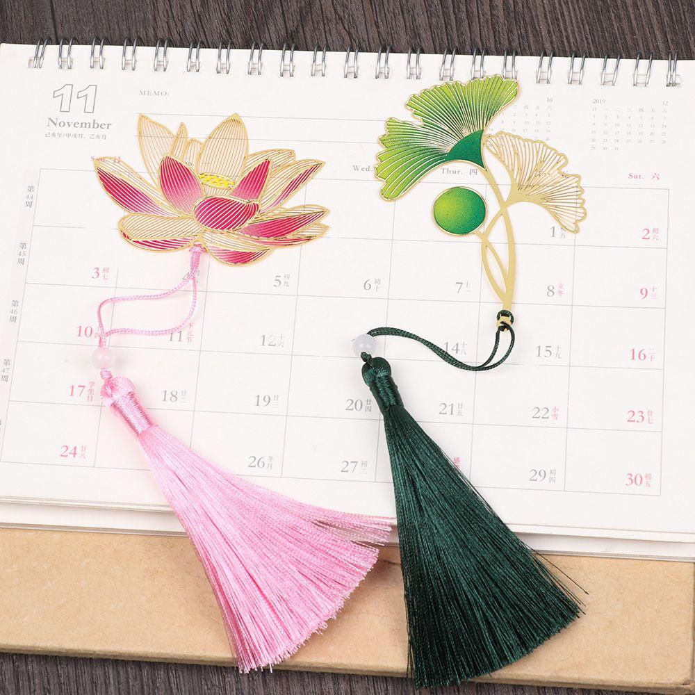 Supplies Hollow Metal Lotus Leaf Chinese Style Painted Book Clip Brass Bookmark Pagination Mark
Supplies Hollow Metal Lotus Leaf Chinese Style Painted Book Clip Brass Bookmark Pagination Mark