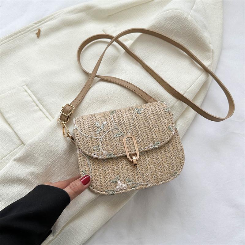 Trendy Minimalist Weaved Shoulder Bag For Women Perfect For Everyday Use In Soft Colors Khaki
Trendy Minimalist Weaved Shoulder Bag For Women Perfect For Everyday Use In Soft Colors Khaki
