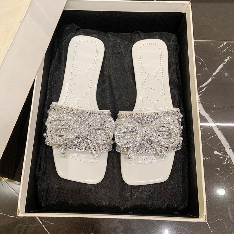 Летние новые универсальные сандалии с жемчужным бантом, с открытым носком, на универсальном среднем каблуке, сабо на перемычке 38 белый
Летние новые универсальные сандалии с жемчужным бантом, с открытым носком, на универсальном среднем каблуке, сабо на перемычке 38 белый