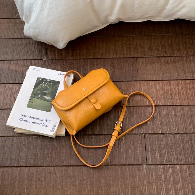 Vintage Style Flap Shoulder Cross Body Bags For Women Vegan Leather Pure Color Commuter Luxury Designer Purses And Handbags 2026 19x10x5cm жовтий
Vintage Style Flap Shoulder Cross Body Bags For Women Vegan Leather Pure Color Commuter Luxury Designer Purses And Handbags 2026 19x10x5cm жовтий